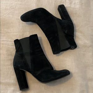 Steve Madden Velvet Booties. Size 8